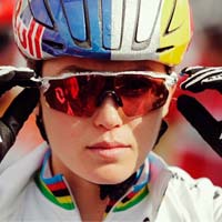 Segundo episodio de 'Rising', el entrenamiento específico de la campeona del mundo de XCO Kate Courtney