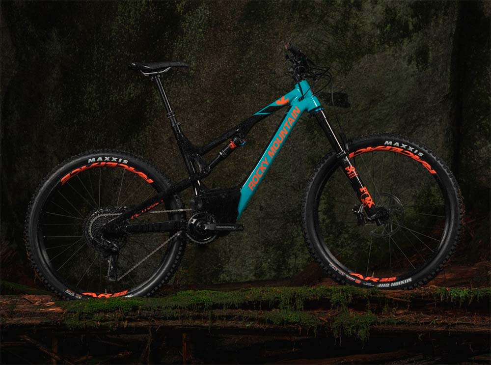 En TodoMountainBike: Rocky Mountain Altitude Powerplay, una agresiva e-MTB para afrontar cualquier tipo de ruta