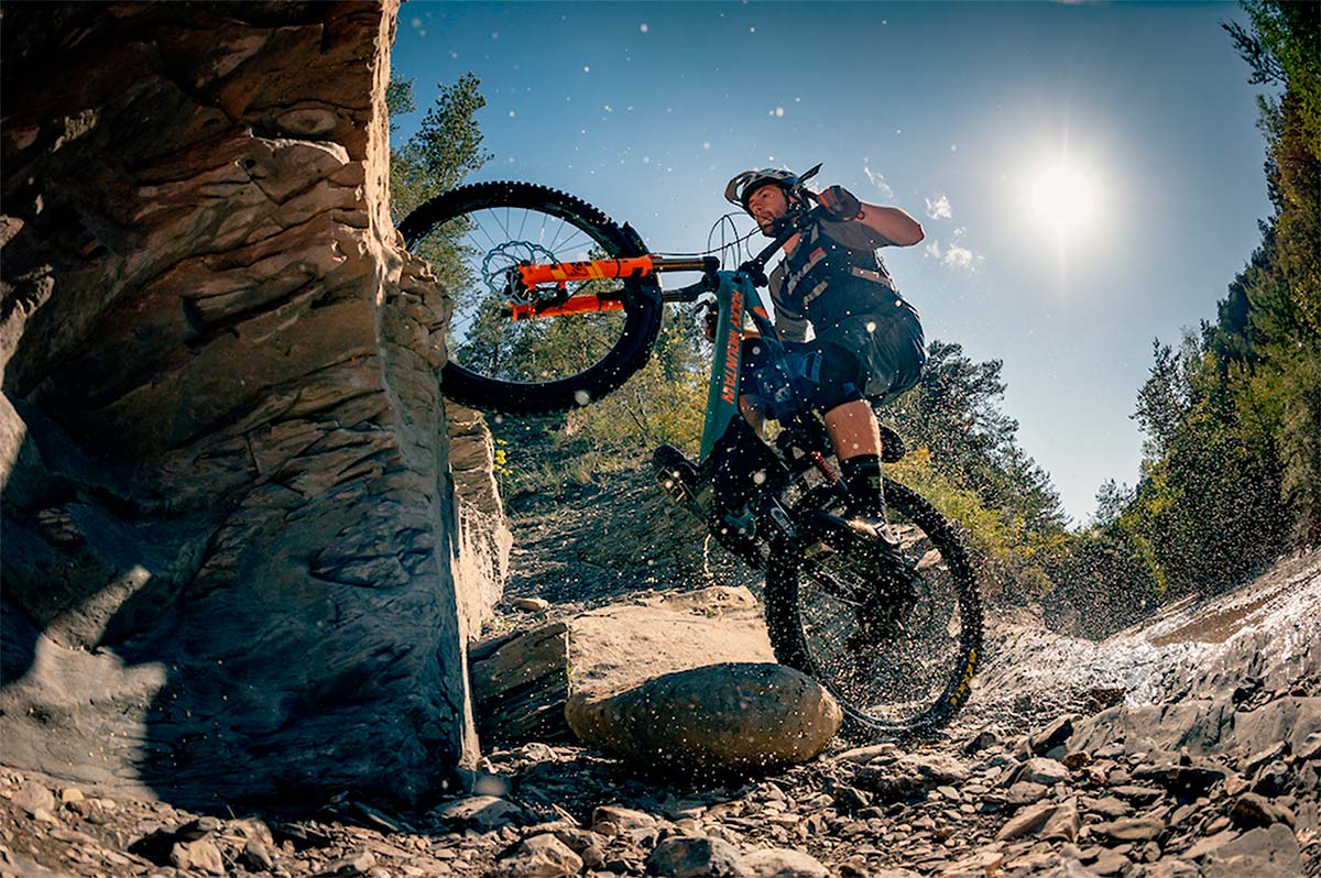 En TodoMountainBike: Escalando paredes con la Rocky Mountain Altitude Powerplay y Camille Servant