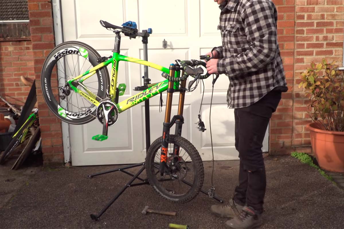¿Se puede montar una horquilla de Descenso en una bici de carretera? Sam Pilgrim lo muestra en este vídeo