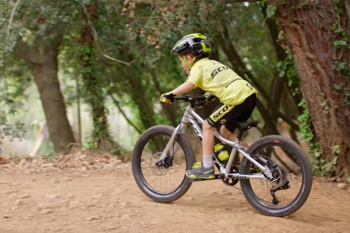 En TodoMountainBike: Scott renueva las Scale RC 20 y Scale RC 24, la versión infantil de las bicis de Nino Schurter y Kate Courtney