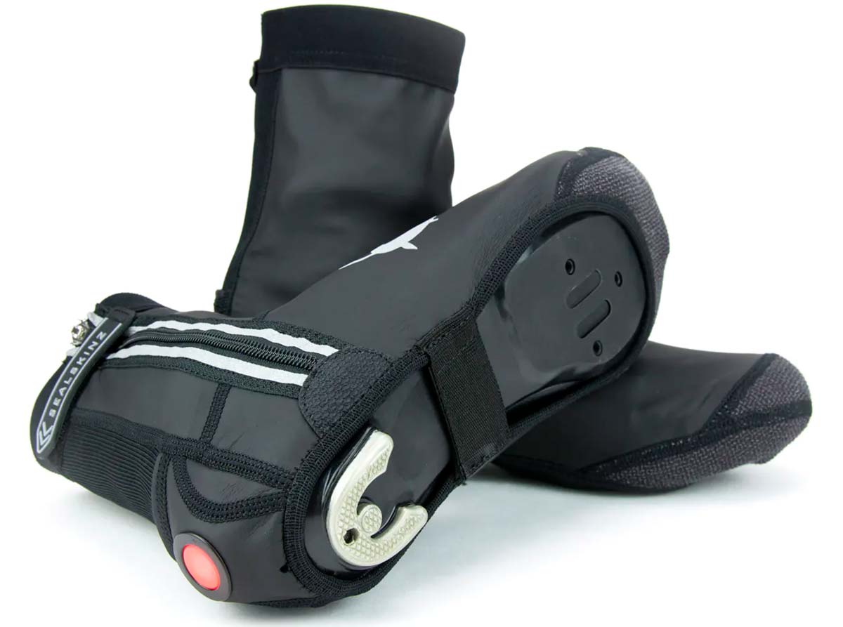 En TodoMountainBike: Sealskinz All Weather LED, unos cubrebotas con luz integrada visible a más de 500 metros