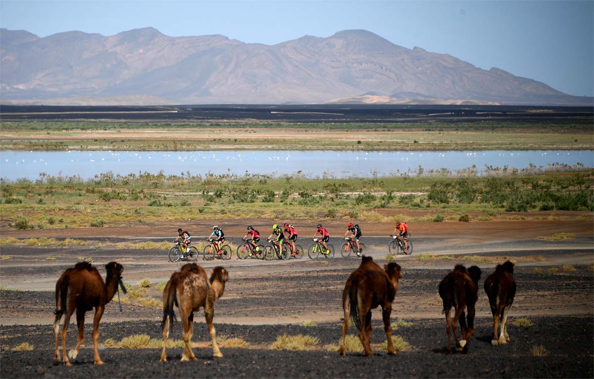 En TodoMountainBike: Garmin Titan Desert 2019: Roberto Bou y Anna Ramírez ganan la segunda etapa, Pau Salvà se pone líder