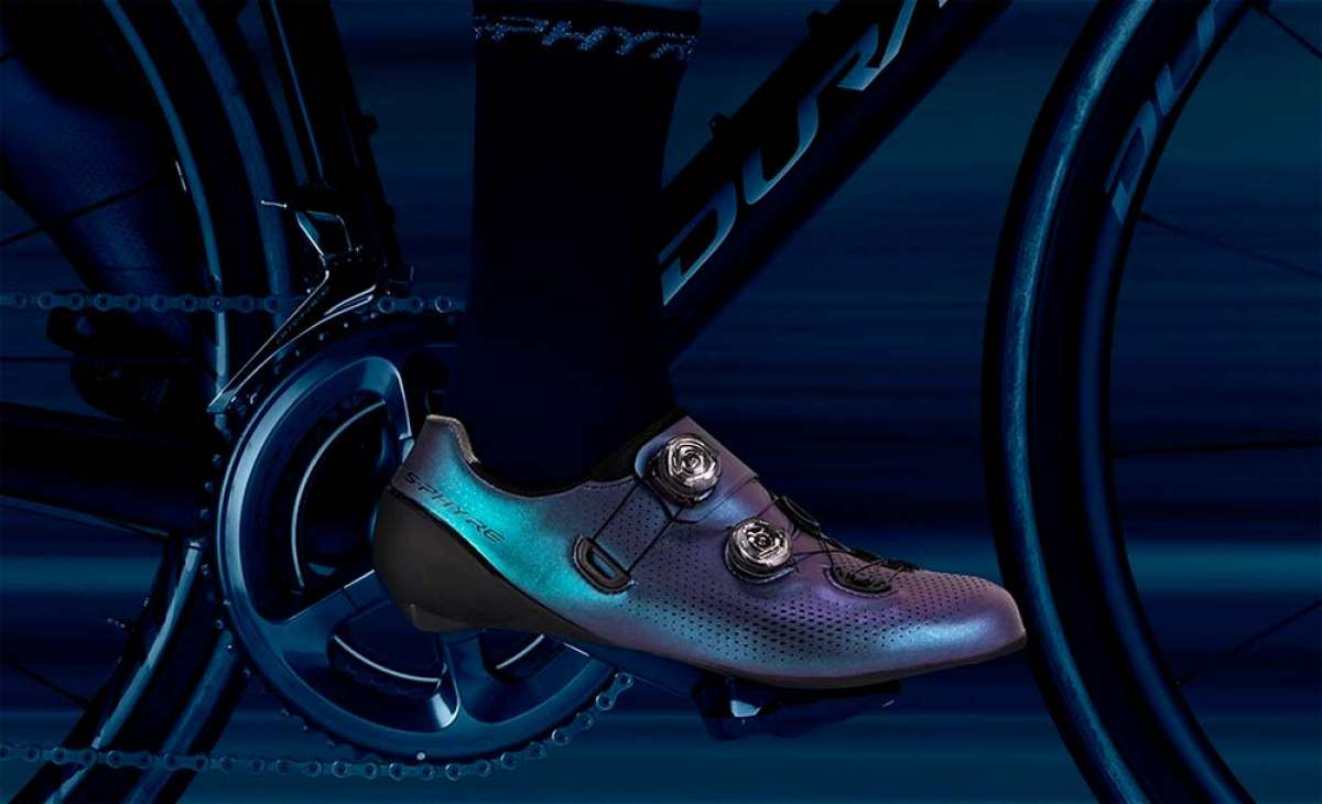 En TodoMountainBike: Shimano Aurora S-Phyre, unas zapatillas que cambian de color con gafas a juego