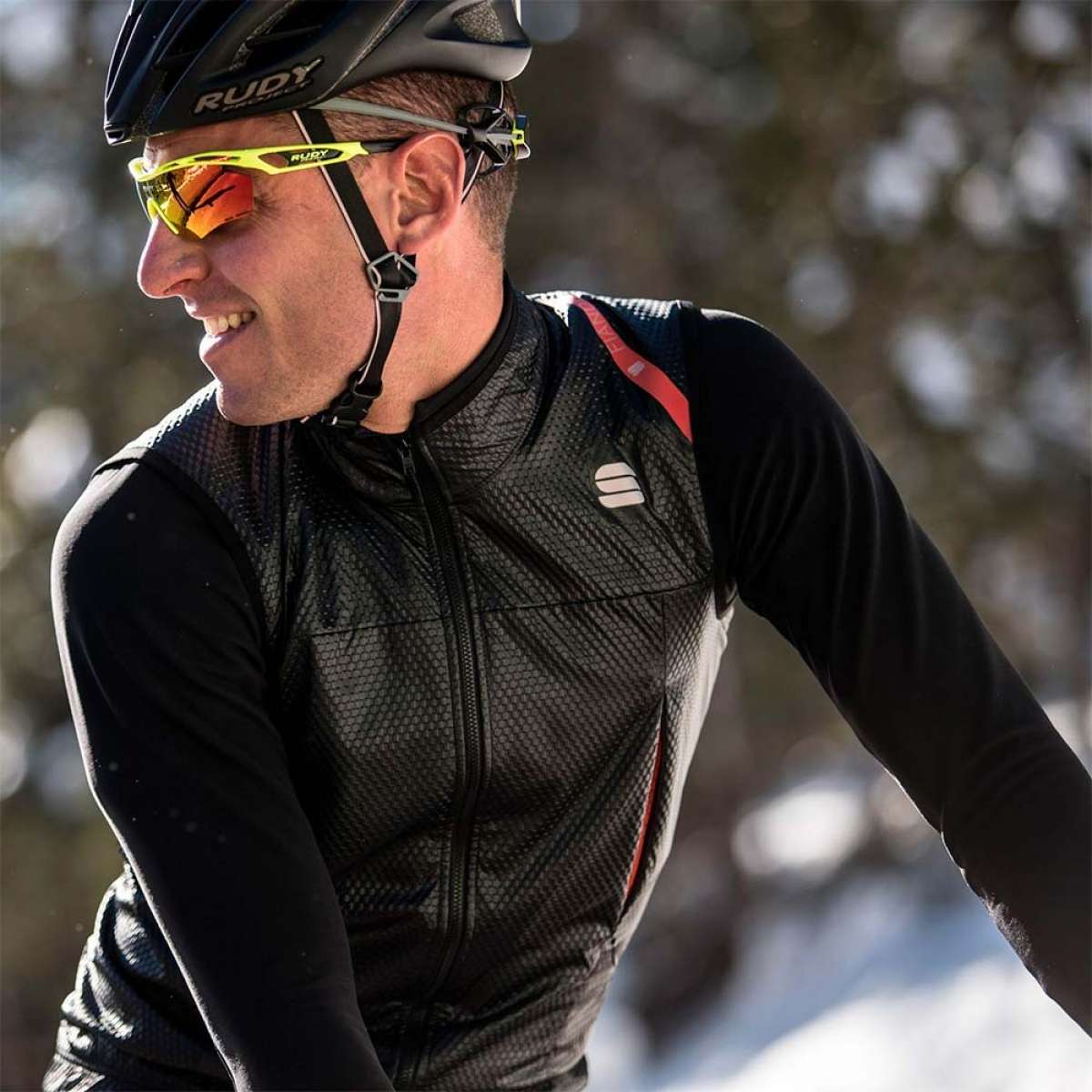 En TodoMountainBike: Sportful Strato Wind Jacket, una chaqueta muy versátil para salidas de alta intensidad