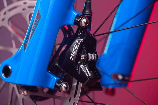 Los SRAM Level Ultimate se renuevan para ser unos frenos más eficientes e igual de ligeros