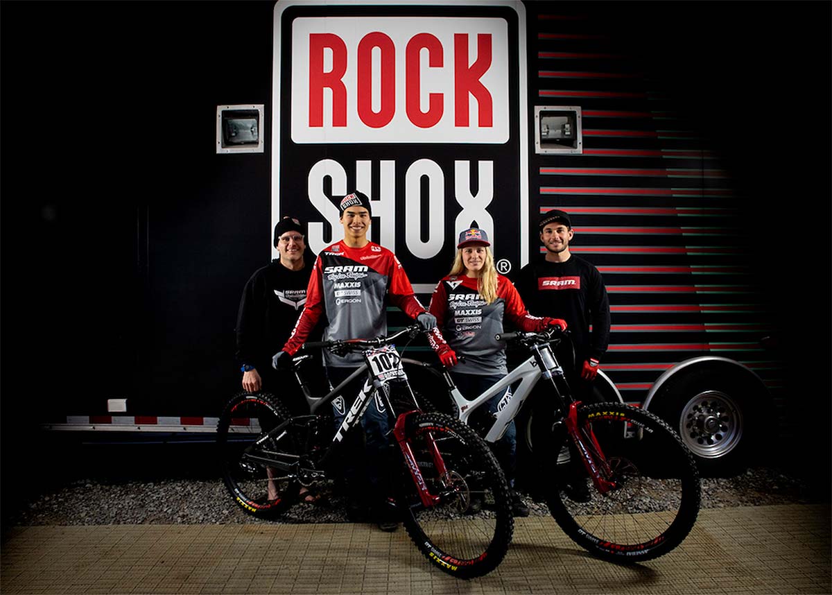 En TodoMountainBike: El SRAM TLD DH Racing Team regresa a la competición con Valentina Höll y Lucas Cruz