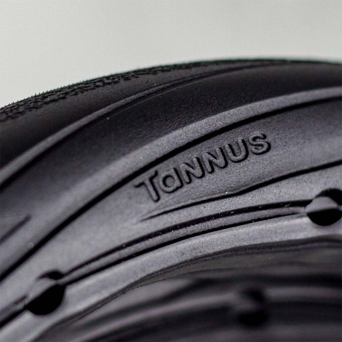 En TodoMountainBike: Tannus presenta el Portal, un neumático sin aire específico para bicis modernas de carretera y gravel