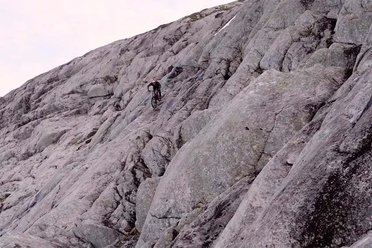 En TodoMountainBike: Descendiendo una de las paredes rocosas más imponentes de Suecia con Oscar Härnström