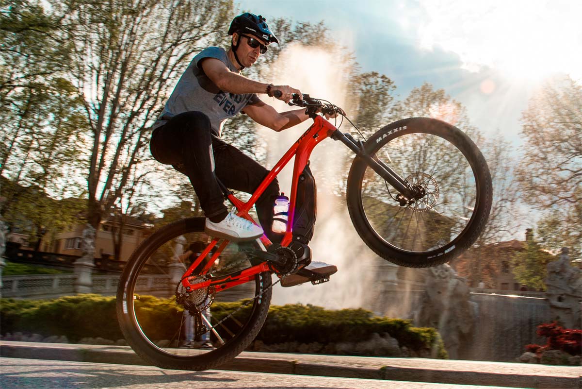 En TodoMountainBike: Una e-MTB con alma de bici urbana, y viceversa: llega la Thok MIG-HT