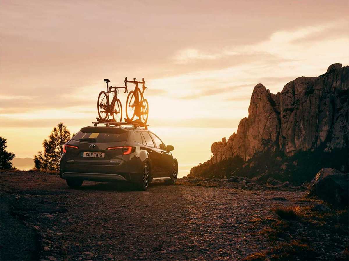 En TodoMountainBike: Toyota y Trek Bikes colaboran juntos para lanzar un Corolla familiar pensado para amantes del ciclismo