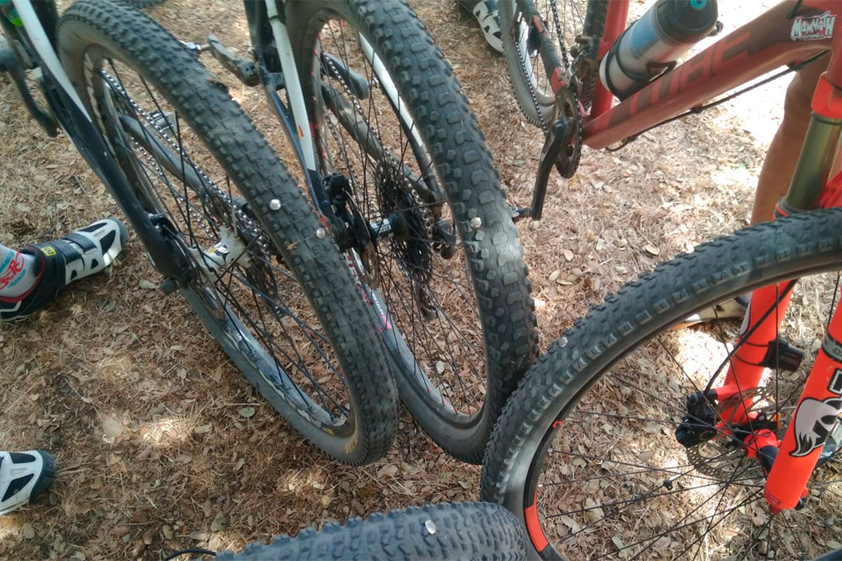 En TodoMountainBike: Los caminos de la Casa de Campo de Madrid se llenan de chinchetas