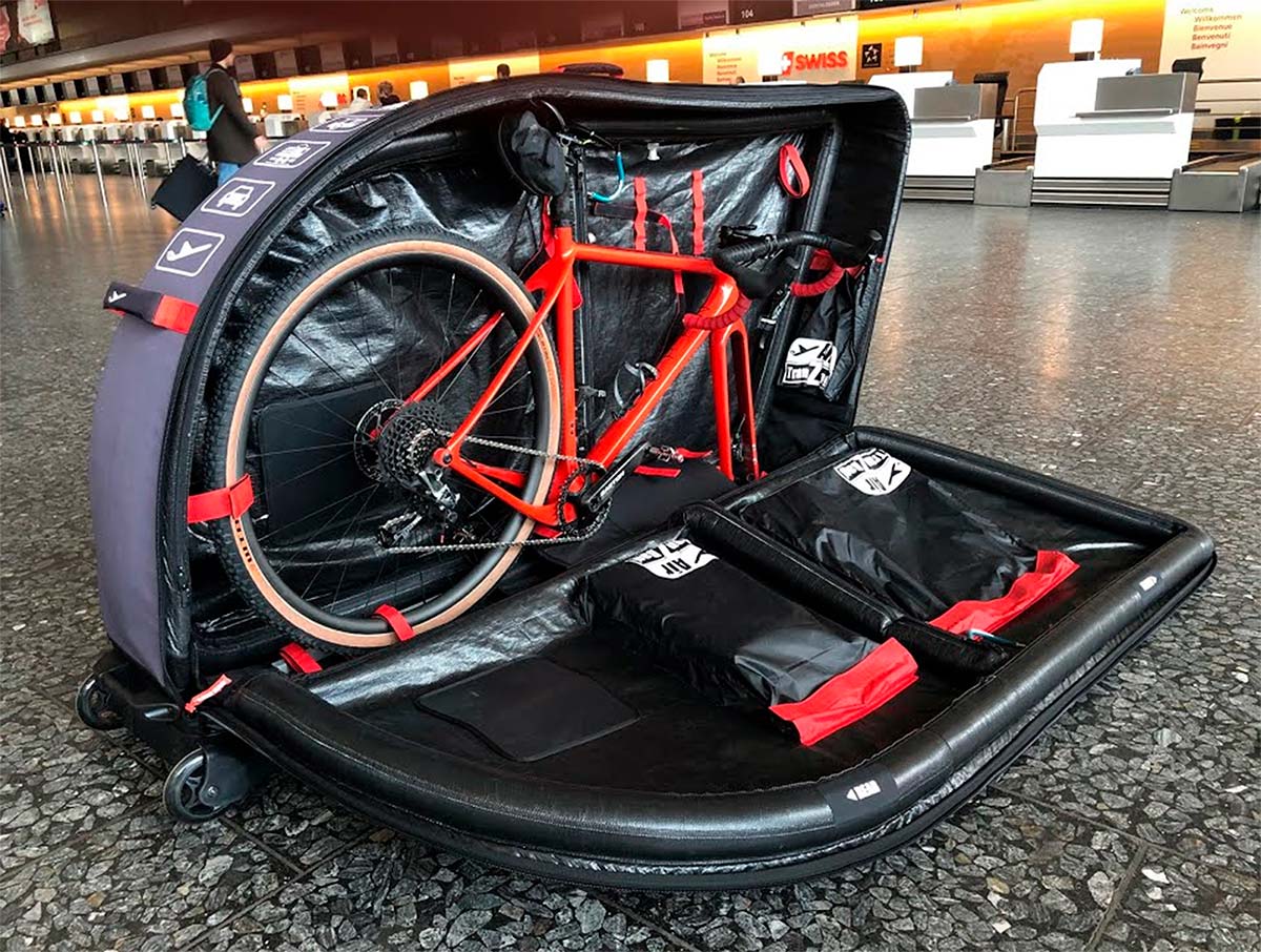 TranZbag AIR, la primera bolsa inflable para transportar bicicletas de todo tipo