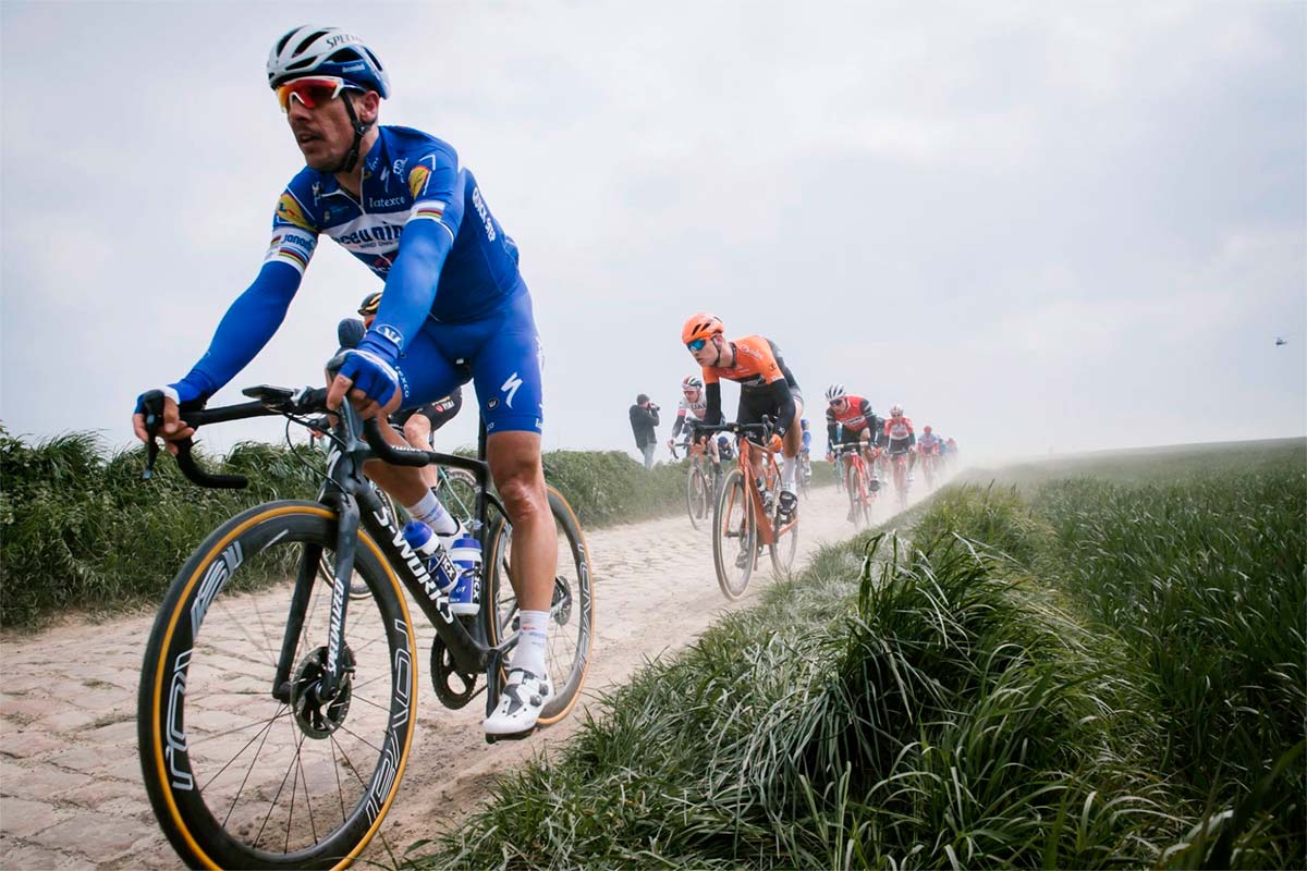 La dureza de la París-Roubaix 2019, en un minuto de vídeo