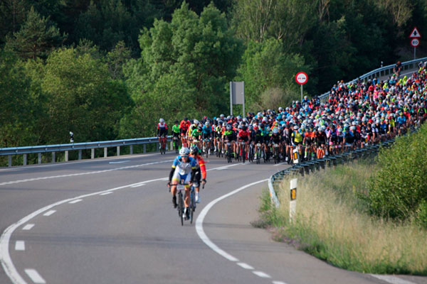 Así fue la Quebrantahuesos 2019, marcada por el buen tiempo y el mejor ambiente ciclista