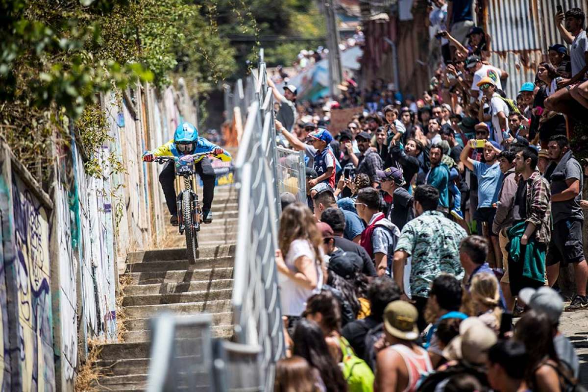 En TodoMountainBike: Los mejores momentos del Red Bull Valparaíso Cerro Abajo 2019