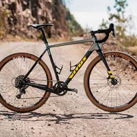 La Vitus Substance CRX estrena cuadro de carbono para convencer a los ciclistas más exigentes