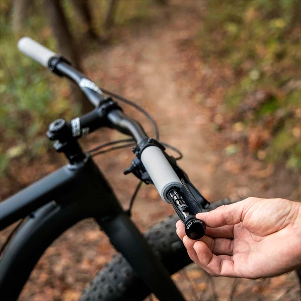 En TodoMountainBike: EnCase Tool System, lo nuevo de Wolf Tooth Components para llevar las herramientas en el manillar