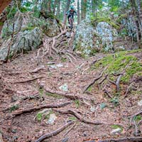 Aprendiendo a rodar por el Trespasser Trail de Whistler con Yoann Barelli