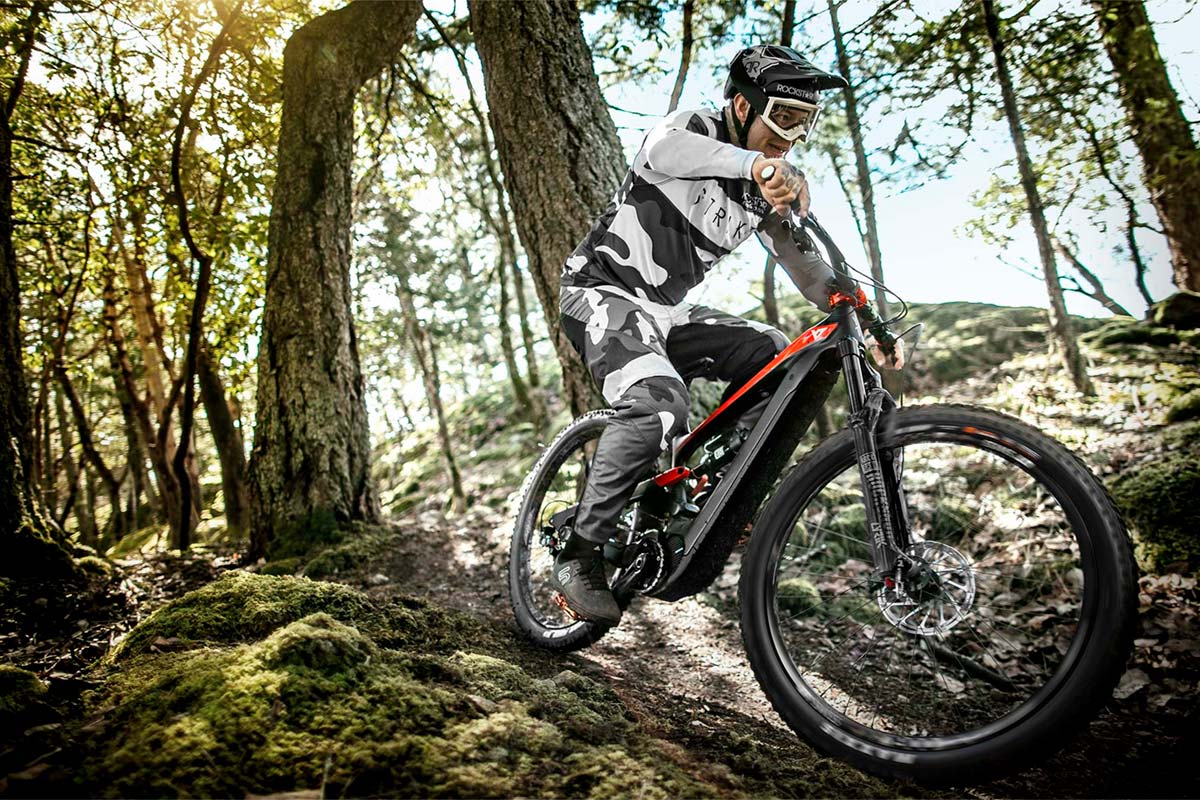 En TodoMountainBike: YT Industries entra en el mercado de las e-MTB con la espectacular YT Decoy CF